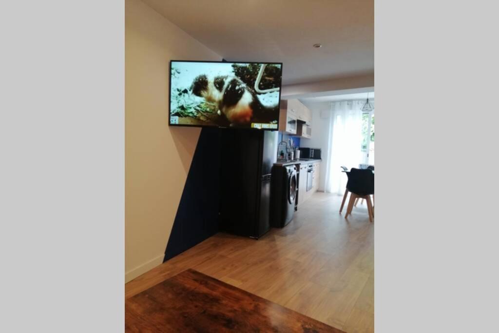 Charmant Appartement Avec Terrasse Pont-de-lʼIsère المظهر الخارجي الصورة